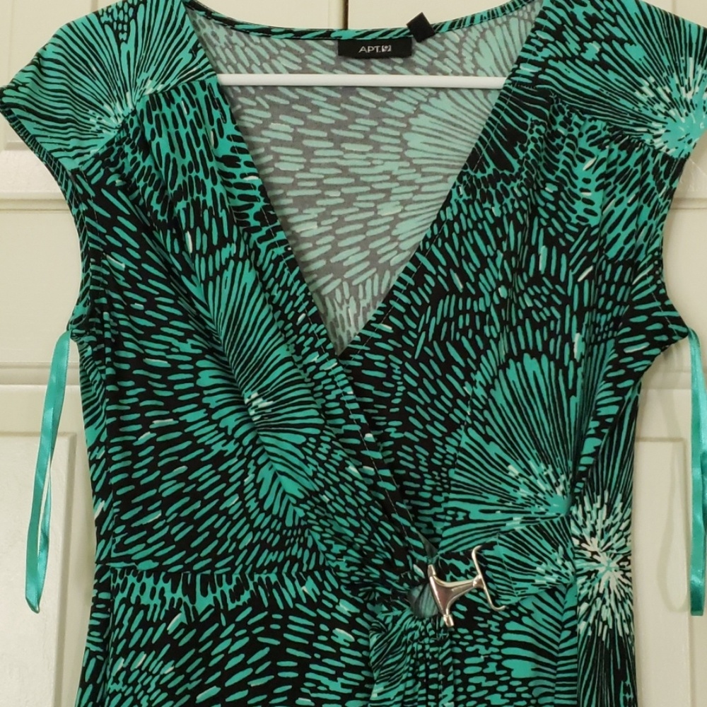 Dress - Picture 3 of 3